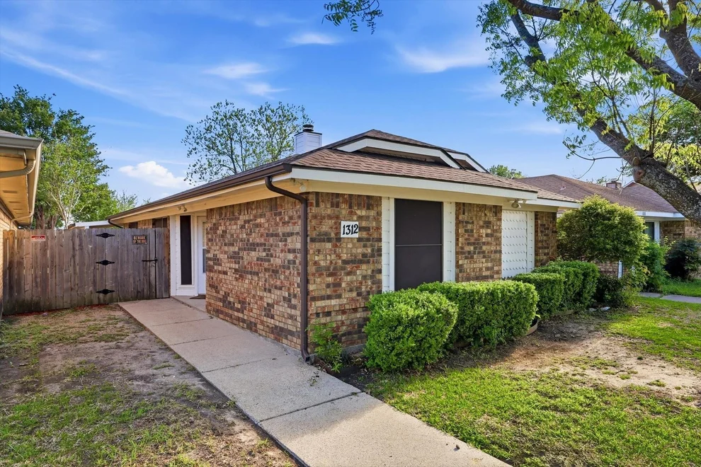 Unit for sale at 1312 Hackamore Street, Mesquite, TX 75149