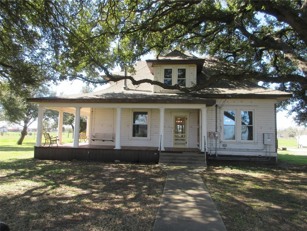 Unit for sale at 607 S First Street S, Rosebud, TX 76570