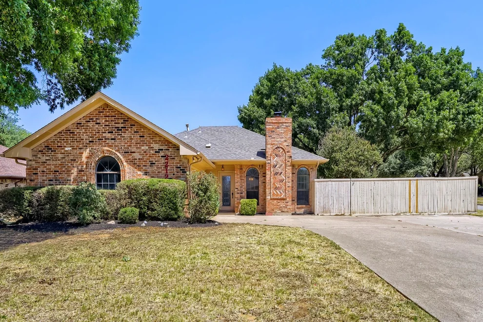 Unit for sale at 2212 Oak Bluff Drive, Flower Mound, TX 75028