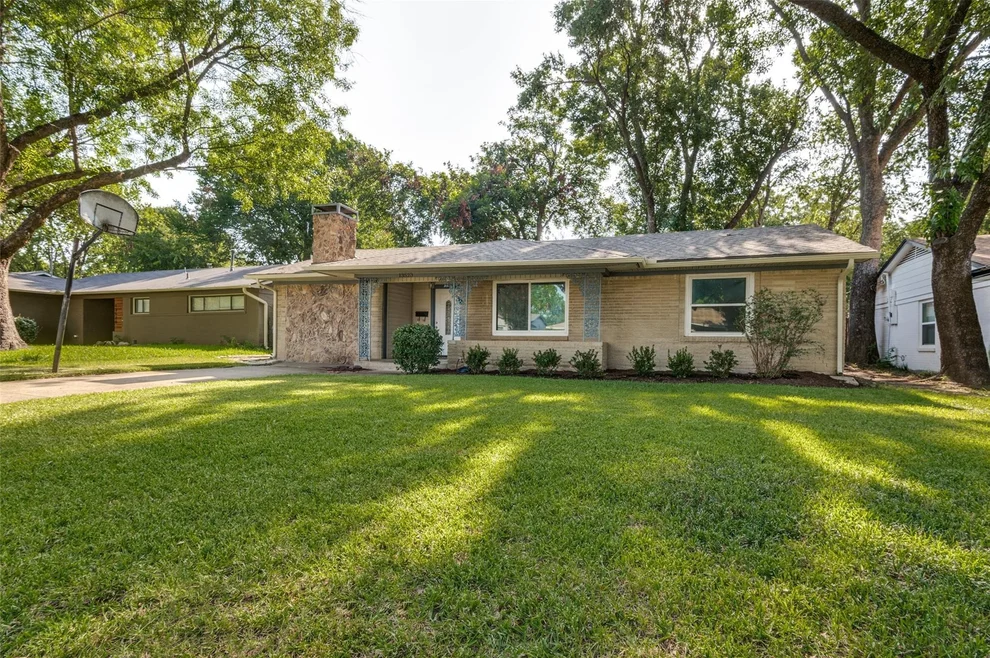 Unit for sale at 13520 Mount Castle Drive, Farmers Branch, TX 75234