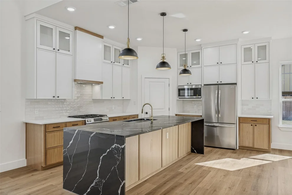 Unit for sale at 3910 Harlingen, Dallas, TX 75212
