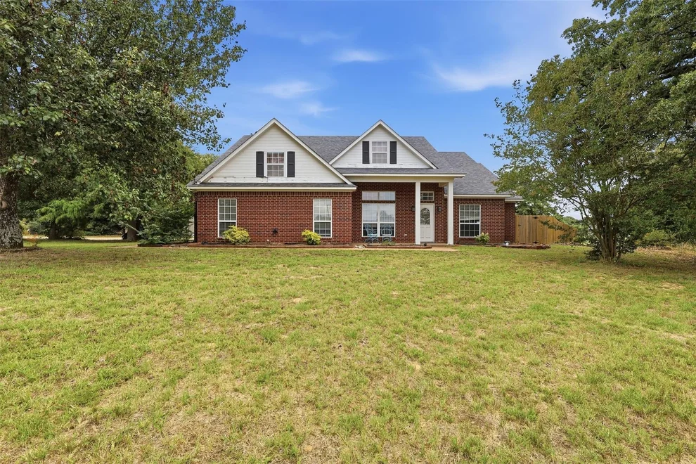 Unit for sale at 13348 FM 2710, Lindale, TX 75771