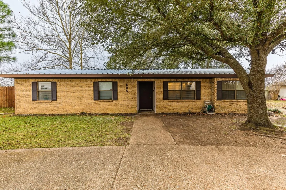Unit for sale at 805 N Fullerton Avenue, Dawson, TX 76639