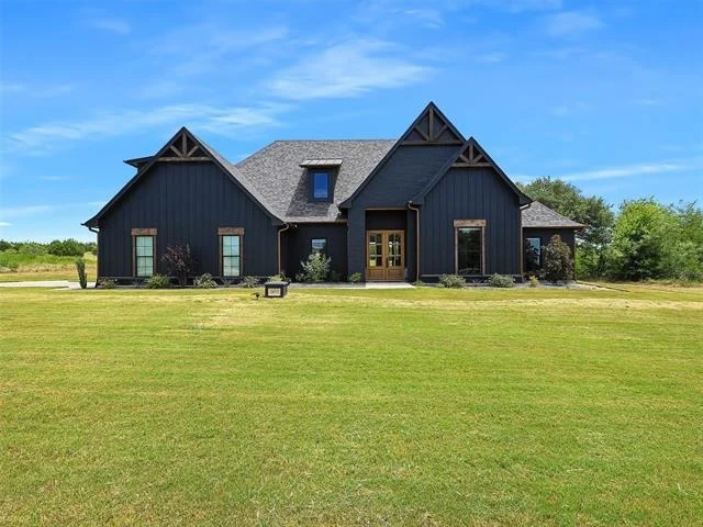 Unit for sale at 1074 Timber Hills Drive, Weatherford, TX 76087