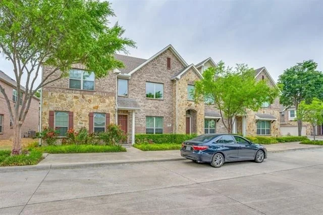 Unit for sale at 214 Alexandra Avenue, Richardson, TX 75081