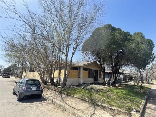 Unit for sale at 1136 E Leuda Street, Fort Worth, TX 76104