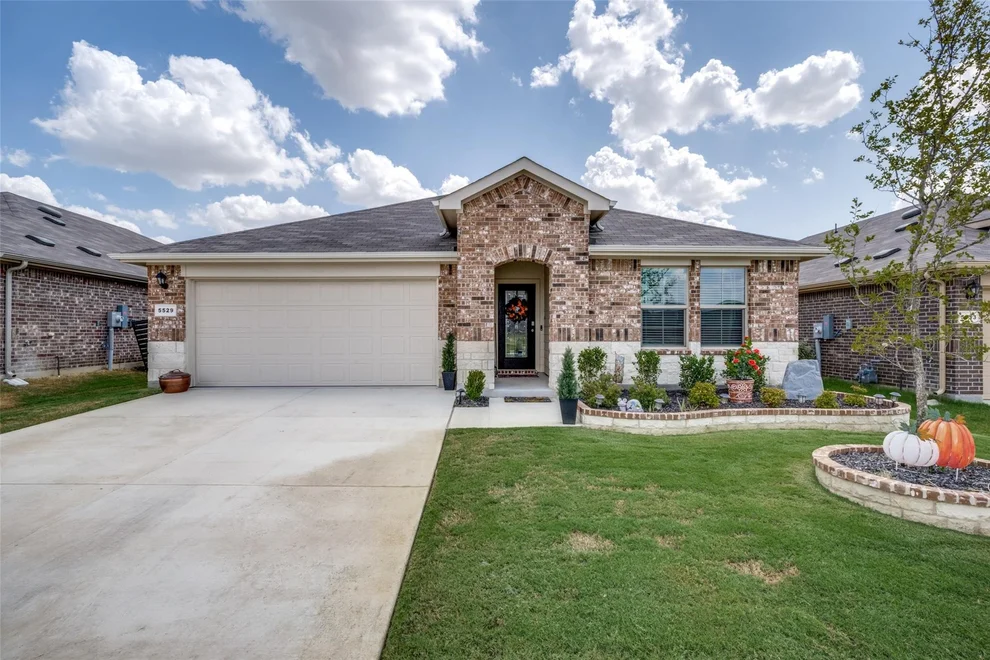 Unit for sale at 5529 Legends Way, Krum, TX 76249