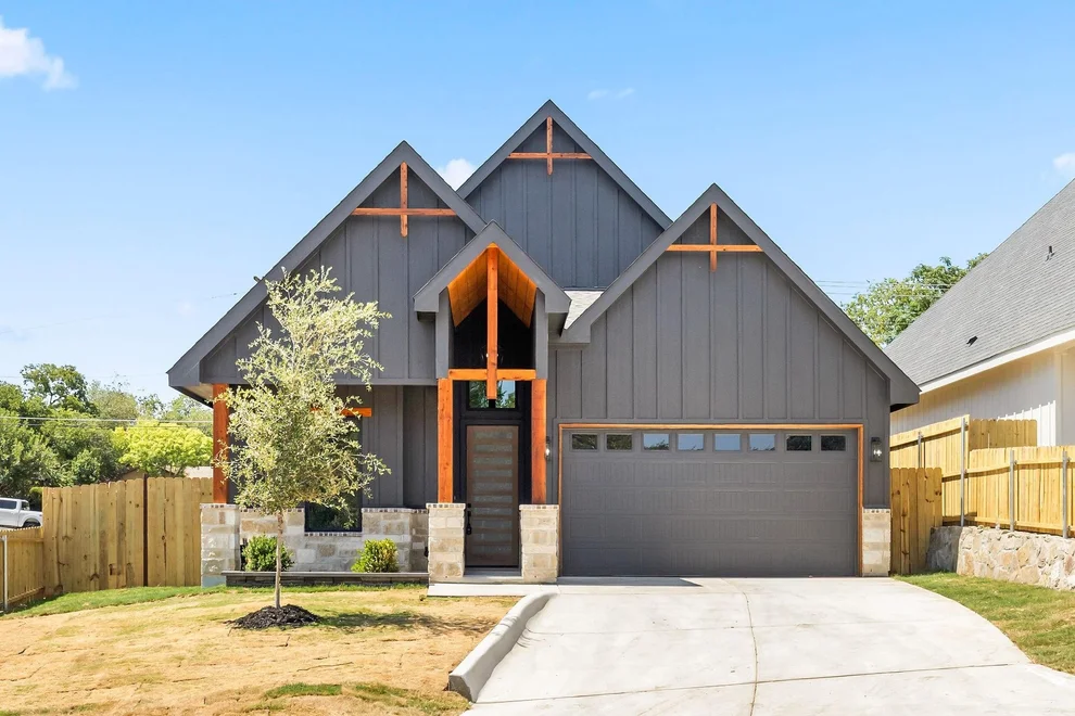 Unit for sale at 3201 NW 33rd Street, Fort Worth, TX 76106