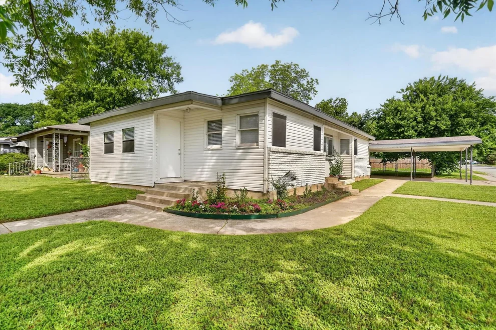 Unit for sale at 1102 Poindexter Avenue, Cleburne, TX 76033