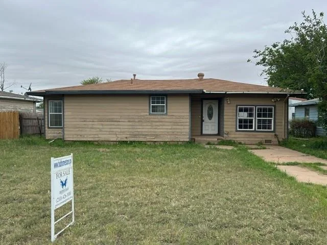 Unit for sale at 330 Avenue M, Anson, TX 79501