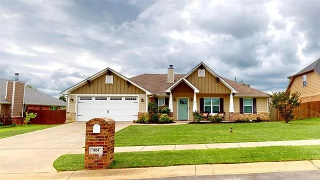 Unit for sale at 404 Hyde Park Drive, Chandler, TX 75758