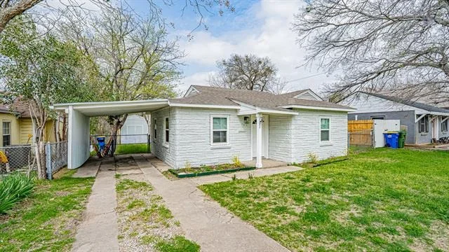Unit for sale at 542 S Redford Lane, White Settlement, TX 76108