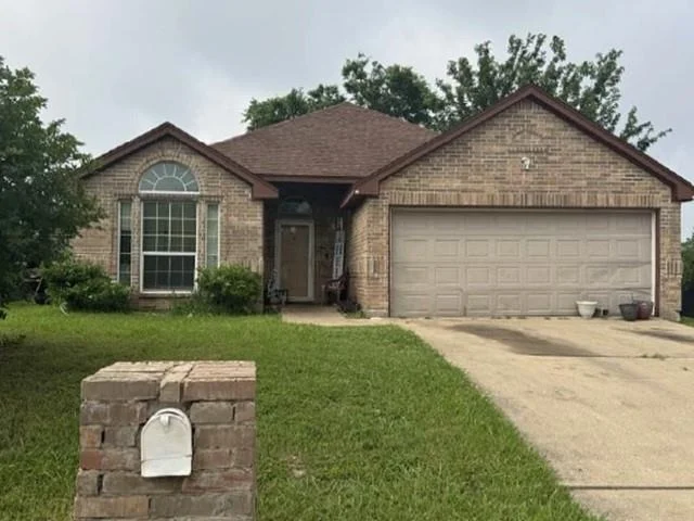 Unit for sale at 3316 Appomattox Drive, Forest Hill, TX 76140