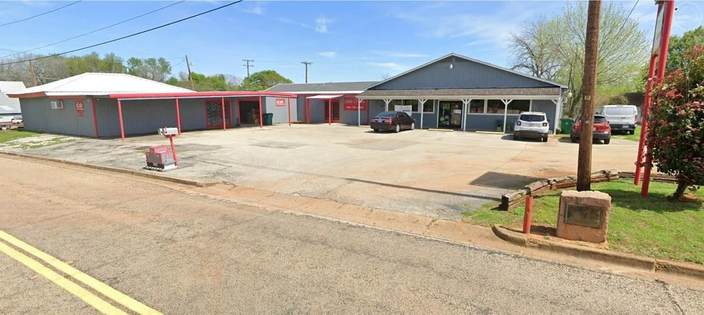 Unit for sale at 706 N Perry Street, Palestine, TX 75801