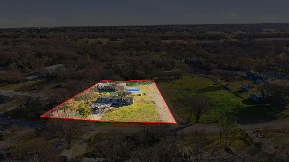 Unit for sale at 2013 Spring Valley Drive, Azle, TX 76020