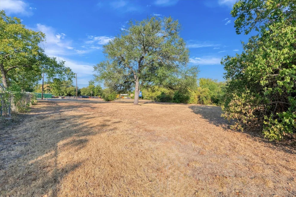 Unit for sale at 3123 N 18th Street, Waco, TX 76708