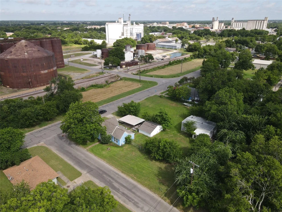 Unit for sale at 603 E Thomas Street, Sherman, TX 75090