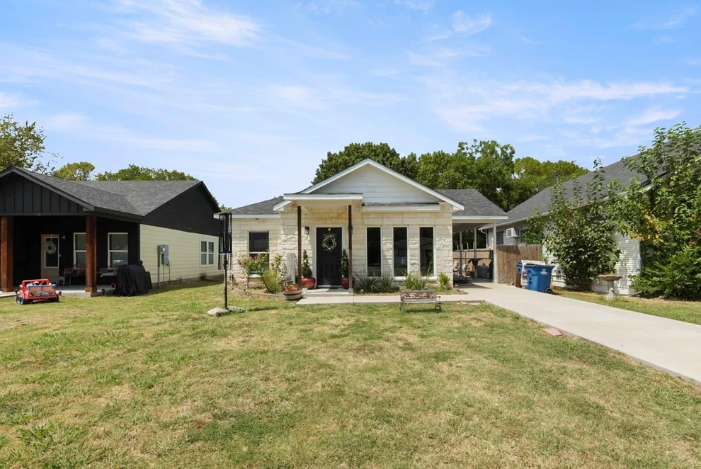 Unit for sale at 110 E COLLEGE Avenue, Corsicana, TX 75110