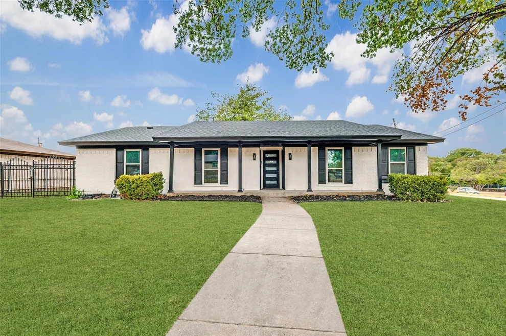 Unit for sale at 5445 Enderly Place, Dallas, TX 75227