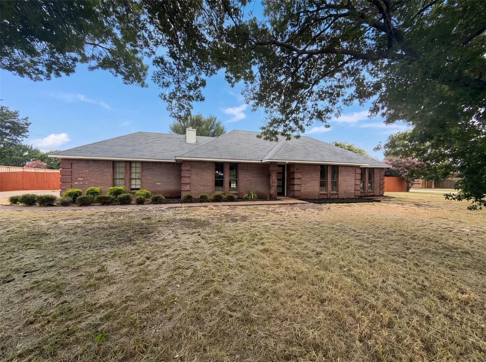 Unit for sale at 127 Jason Drive, Red Oak, TX 75154