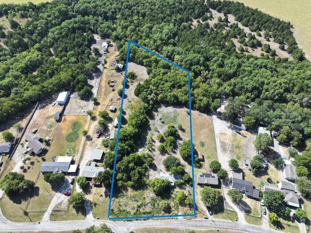 Unit for sale at 134 Shelby Circle, Red Oak, TX 75154