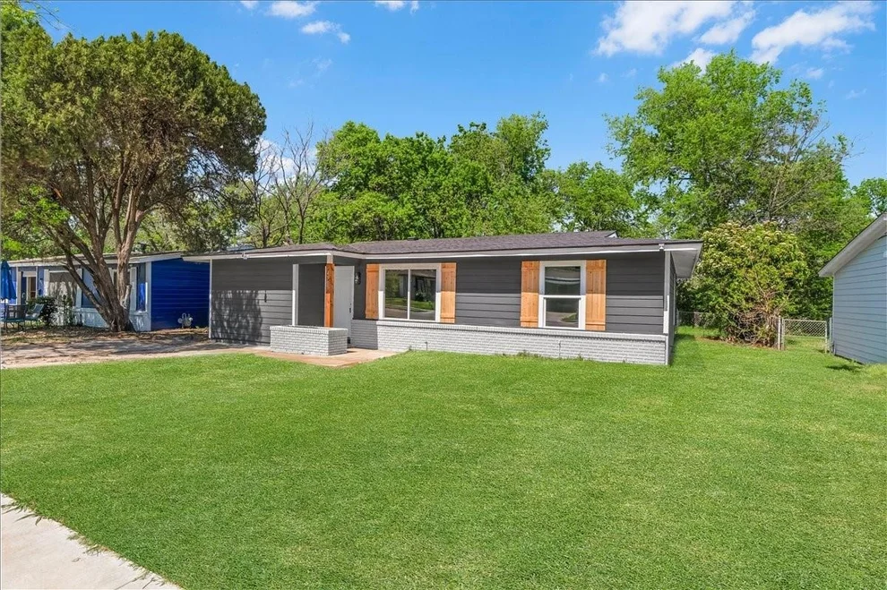 Unit for sale at 4505 Quails Lane, Fort Worth, TX 76119