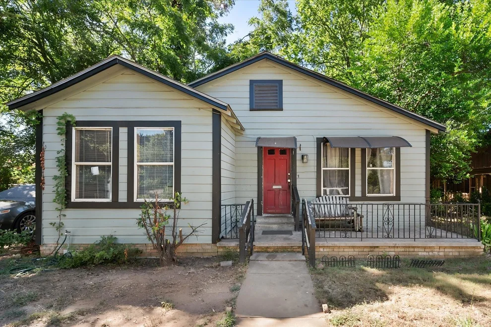 Unit for sale at 712 W Dye Street, Palestine, TX 75801