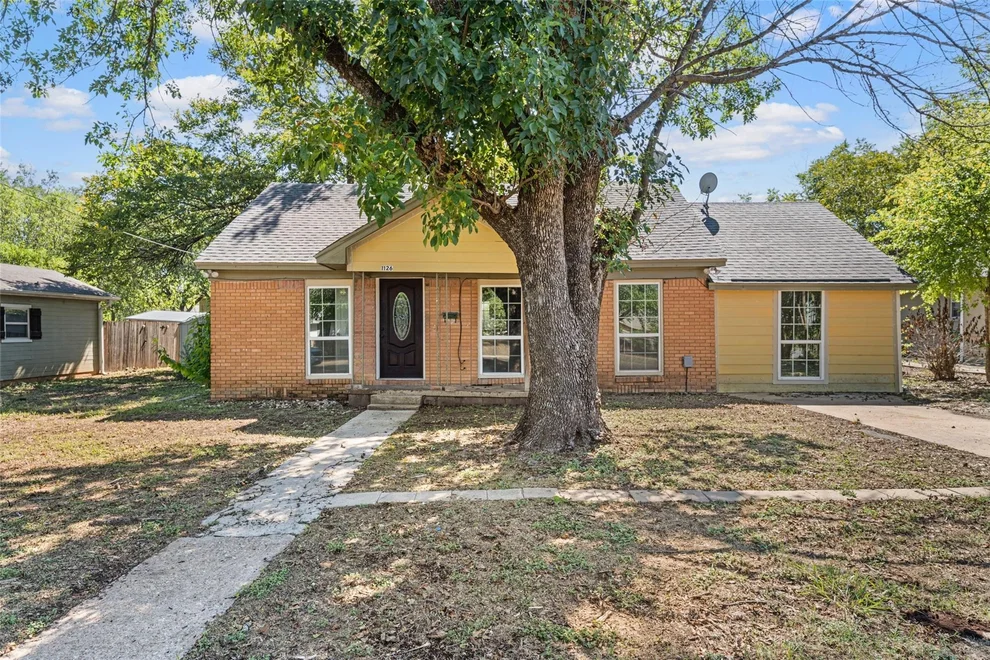 Unit for sale at 1126 W 7th Street, McGregor, TX 76657