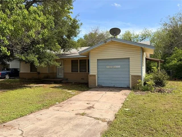 Unit for sale at 132 S Meadowbrook Street, Robinson, TX 76706