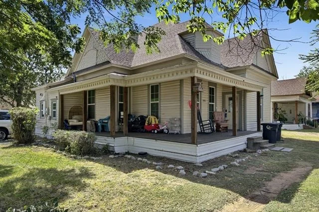 Unit for sale at 303 N Douglas Avenue, Cleburne, TX 76033