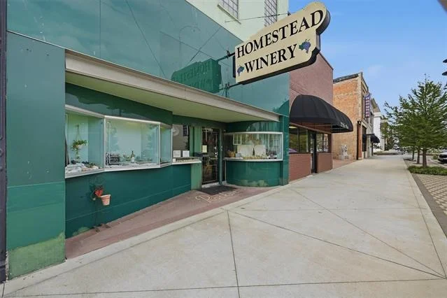 Unit for sale at 220 W Main Street, Denison, TX 75020