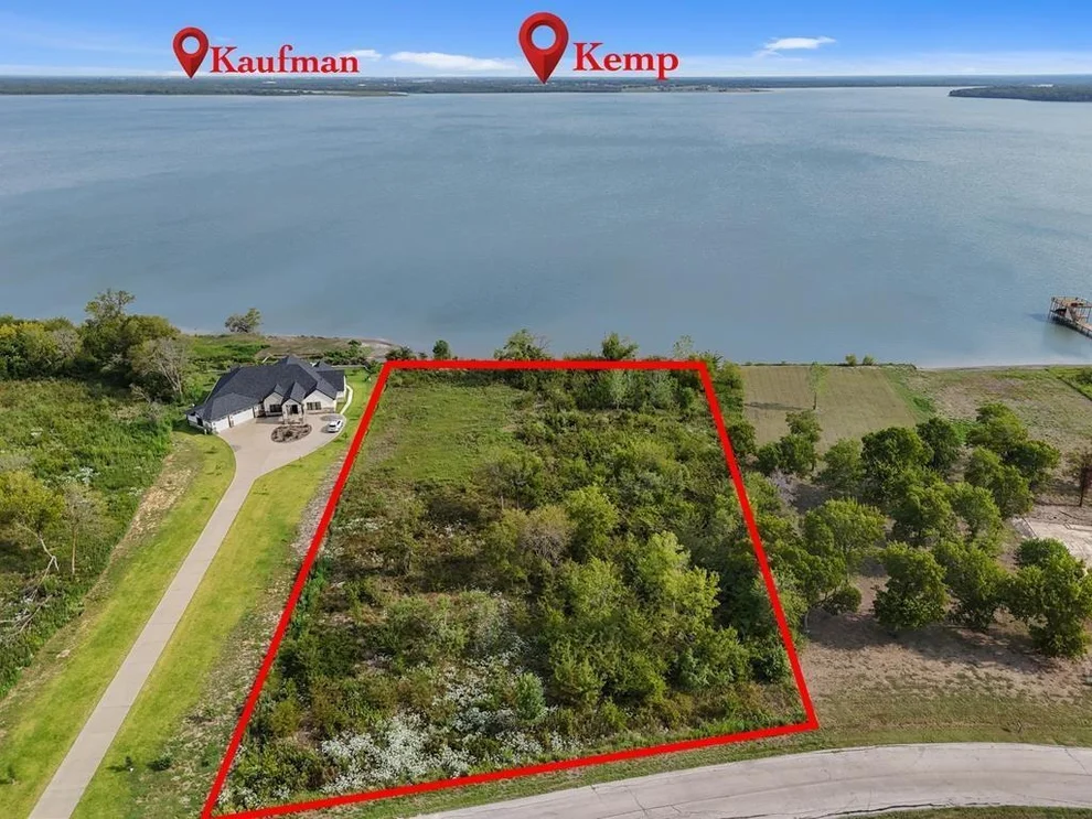Unit for sale at 9277 W Shoreline Drive, Kemp, TX 75143