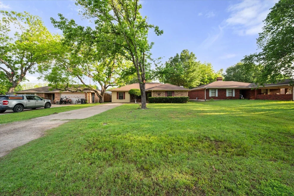 Unit for sale at 200 W Garrity Street, Corsicana, TX 75110