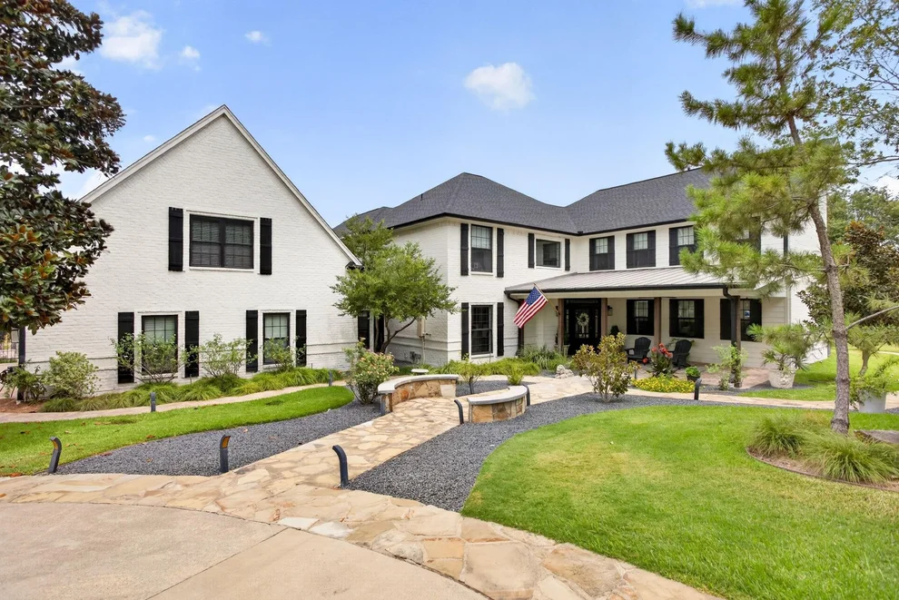 Unit for sale at 6400 Lake Oaks Circle, Fort Worth, TX 76108