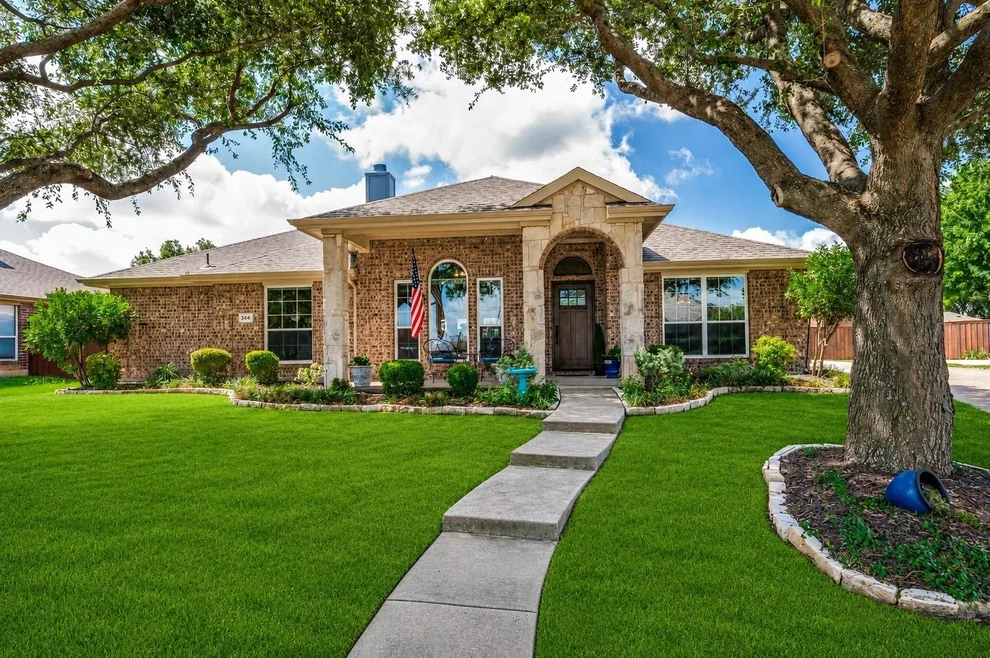 Unit for sale at 344 Sagebrush Trail, Murphy, TX 75094