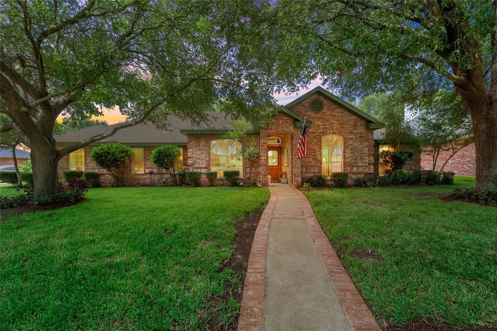 Unit for sale at 9408 Silverthorn Drive, Waco, TX 76708