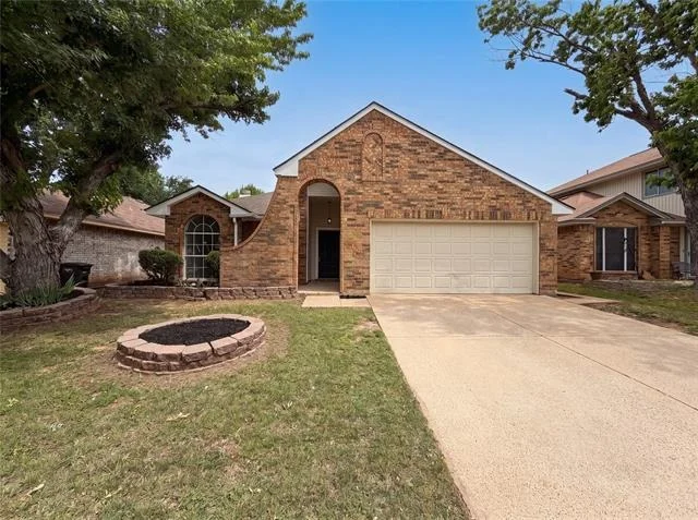 Unit for sale at 8517 Tamar Trail, Fort Worth, TX 76118