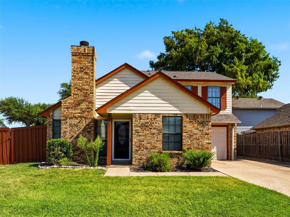 Unit for sale at 2905 Courtland Drive, Dallas, TX 75287