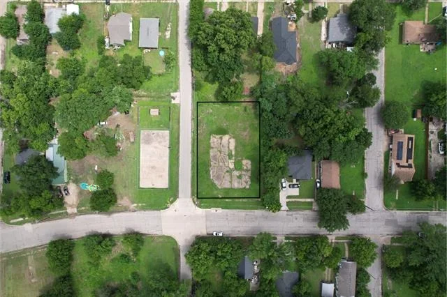 Unit for sale at 1309 G W Jackson Avenue, Corsicana, TX 75110