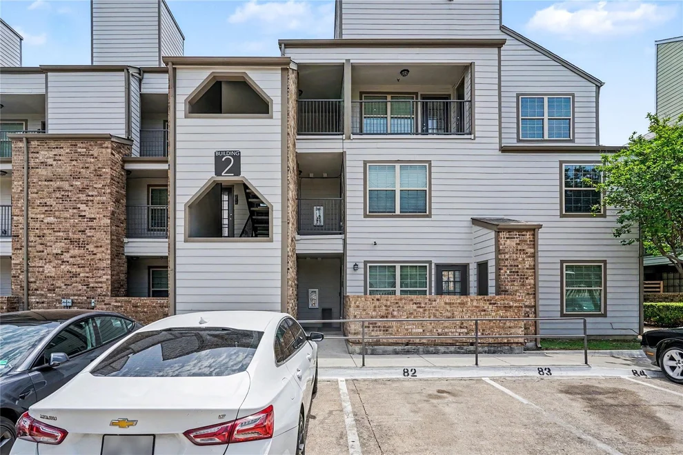 Unit for sale at 6108 Abrams Road, Dallas, TX 75231