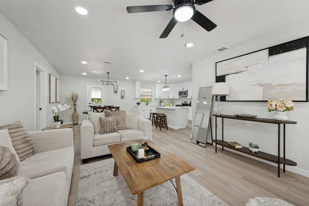 Unit for sale at 112 Oriole Drive, Arlington, TX 76010