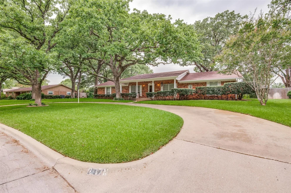 Unit for sale at 607 N Parkridge Drive, Mansfield, TX 76063