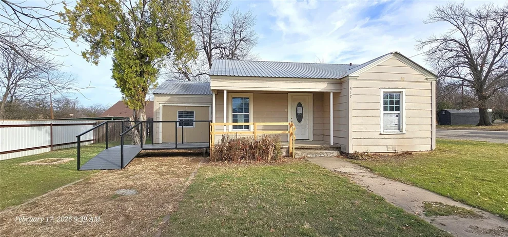 Unit for sale at 317 E 10th Street, Coleman, TX 76834
