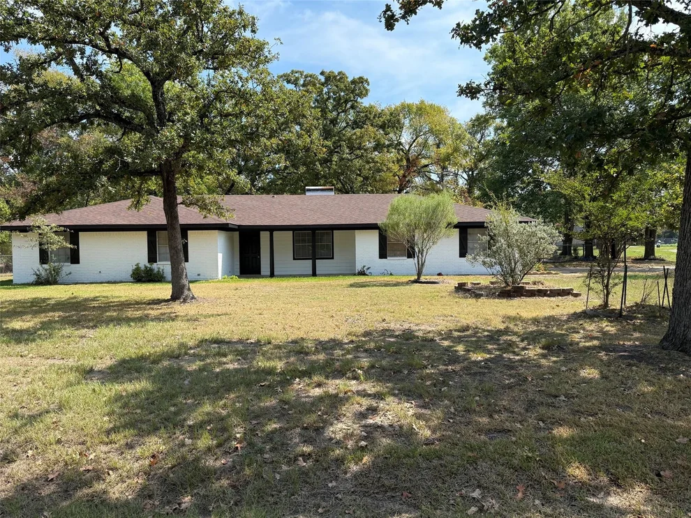 Unit for sale at 1 Oakridge Circle, Star Harbor, TX 75148