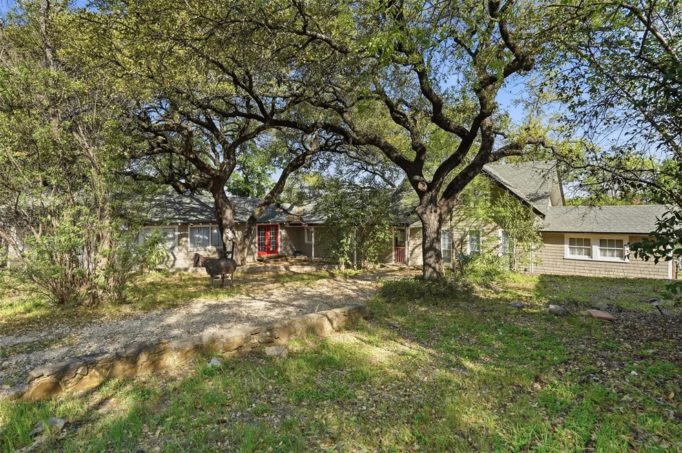 Unit for sale at 7024 Edgemere Place, Lake Worth, TX 76135