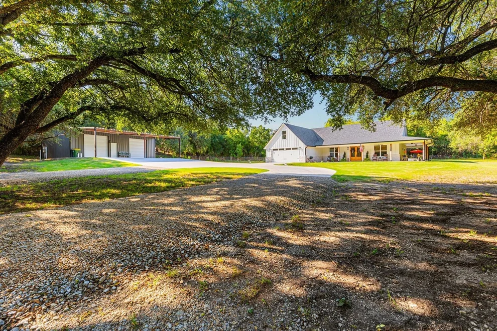 Unit for sale at 428 12th Street, Valley Mills, TX 76689