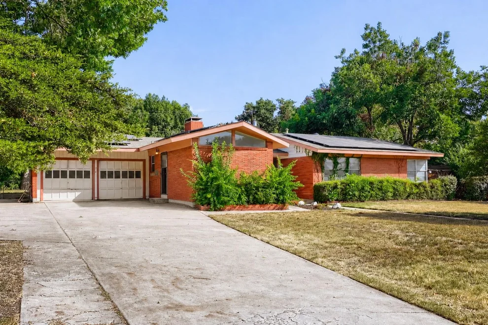 Unit for sale at 6716 Woodstock Road, Fort Worth, TX 76116