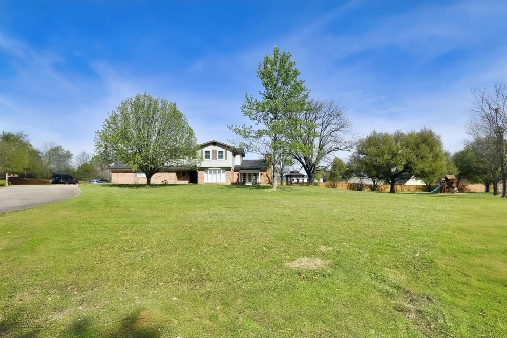 Unit for sale at 802 W Coke Road, Winnsboro, TX 75494