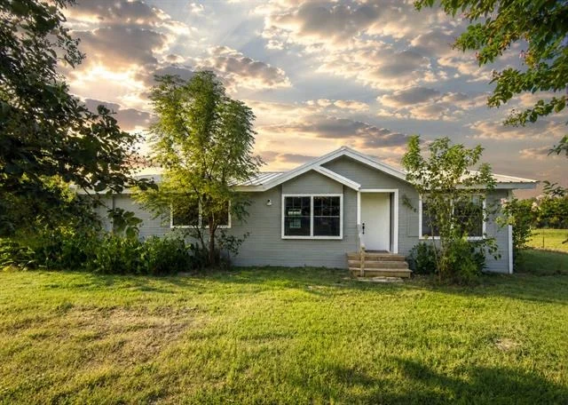 Unit for sale at 109 Brookshire, Riesel, TX 76682