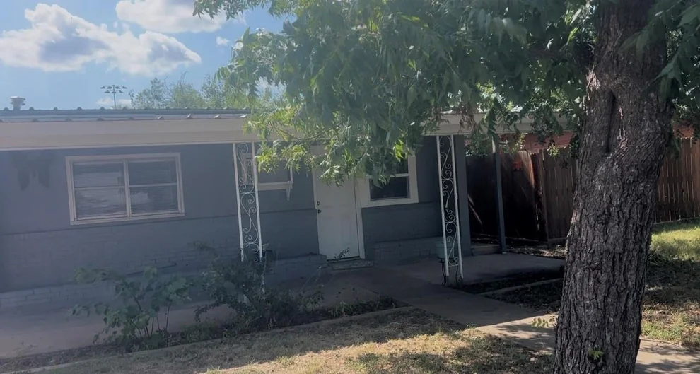 Unit for sale at 213 drinkard, Eden, TX 76837
